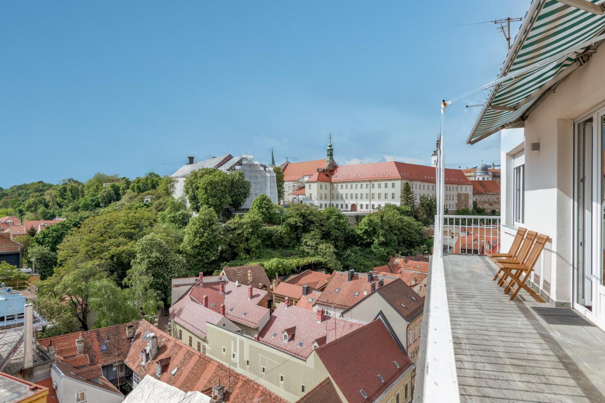 Grand Square - Tale Of The * Zagreb